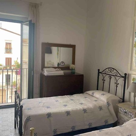 Casa Cardi Apartment Сперлонга Екстериор снимка